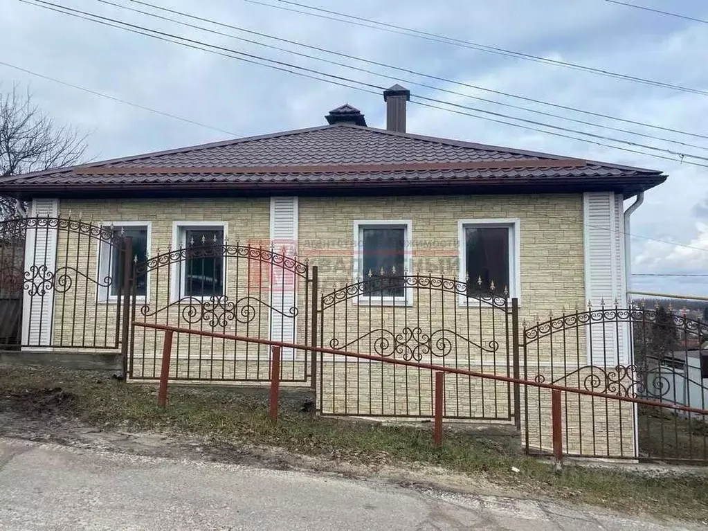 Дом в Белгородская область, Старый Оскол ул. Долгих, 48 (90 м) - Фото 0