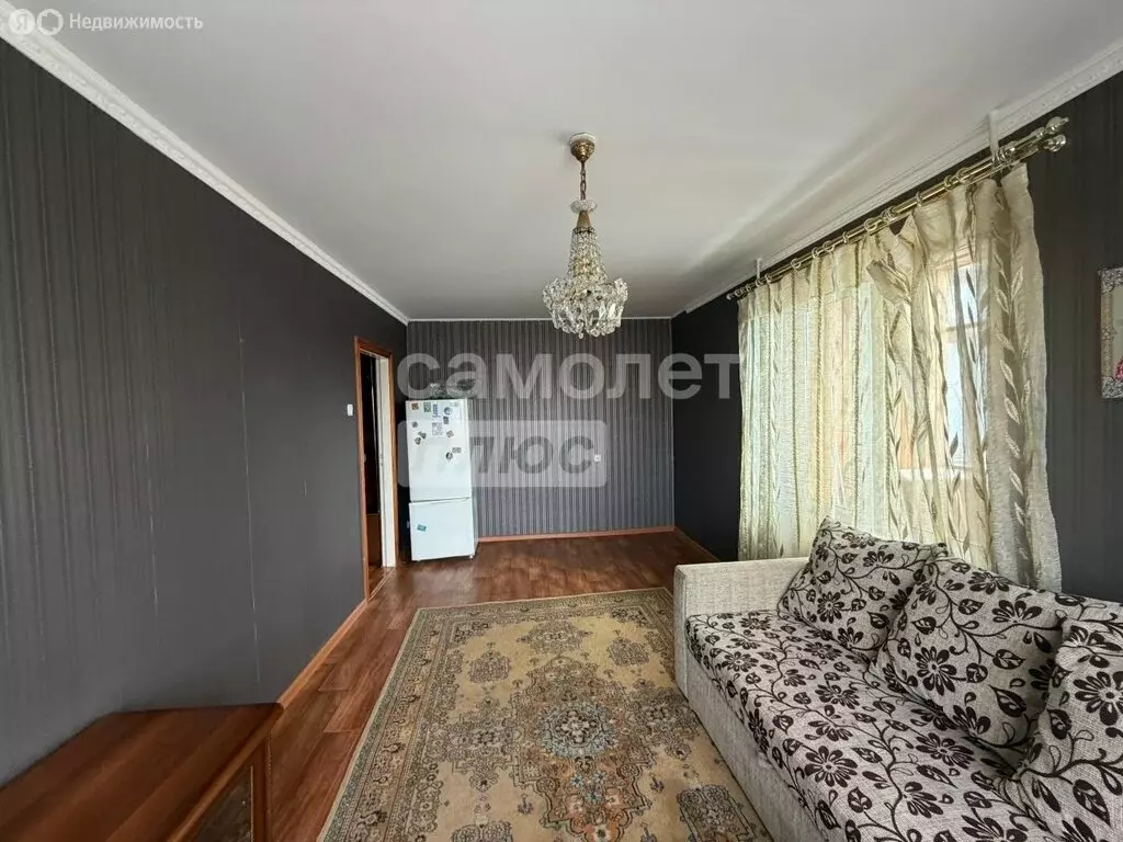 3-комнатная квартира: Челябинск, улица Громова, 7 (50 м) - Фото 1