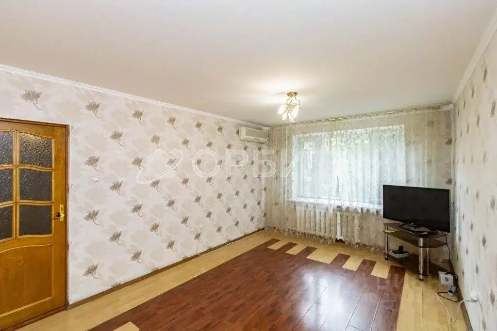 2-к кв. Тюменская область, Тюмень ул. Малыгина, 8 (71.2 м) - Фото 0