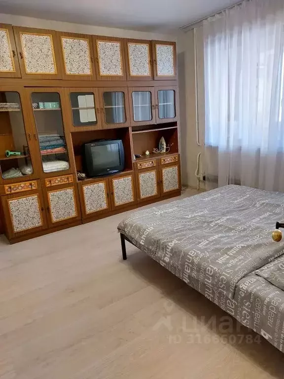2-к кв. Крым, Алушта ул. 60 лет СССР, 16 (70.0 м) - Фото 0