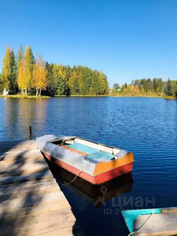 Дом в Ленинградская область, Лодейнопольский район, пос. Свирьстрой ... - Фото 1