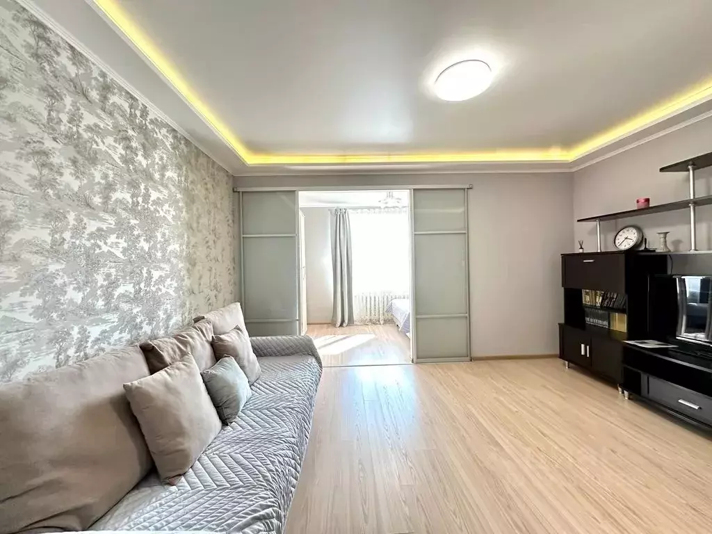 3-к кв. Тюменская область, Тюмень ул. Циолковского, 9к1 (76.0 м) - Фото 1