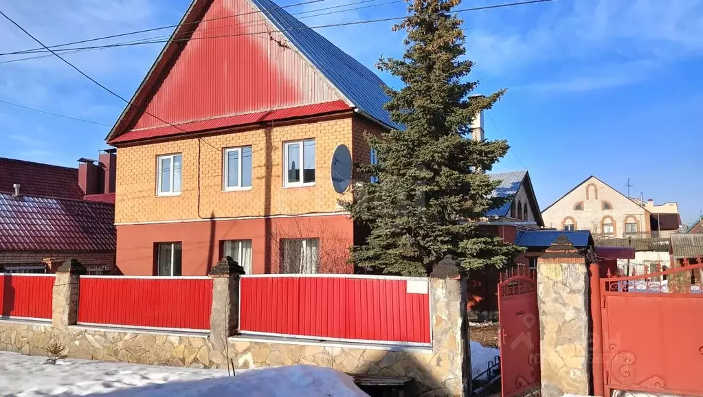 Дом в Башкортостан, Стерлитамакский район, Отрадовский сельсовет, с. ... - Фото 1