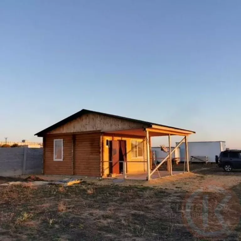 Дом в Крым, Сакский район, с. Молочное ул. Крымская, 42 (48 м) - Фото 1