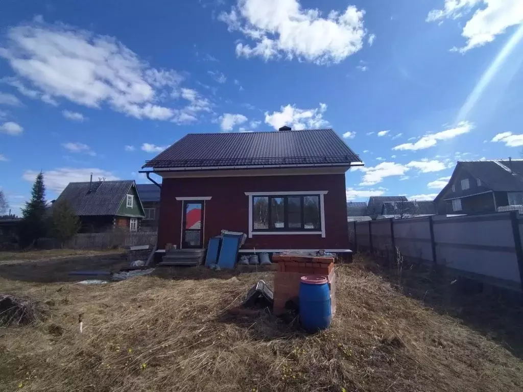 Дом в Коми, Сыктывкар городской округ, Краснозатонский пгт 10-я линия, ... - Фото 1