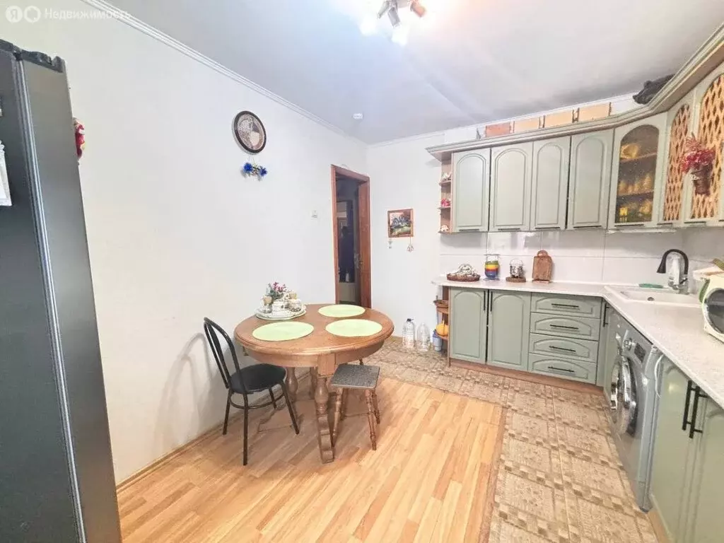 3-комнатная квартира: Зеленодольск, улица Бакы Урманче, 1 (80.8 м) - Фото 2