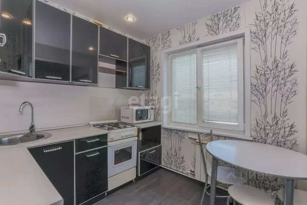 3-к кв. Иркутская область, Ангарск 15-й мкр, 17 (45.5 м) - Фото 1
