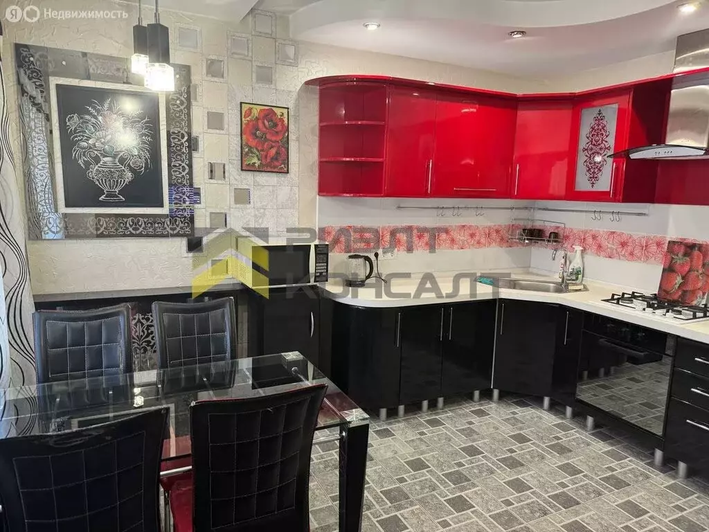 2-комнатная квартира: Омск, улица Крупской, 8 (60 м) - Фото 1