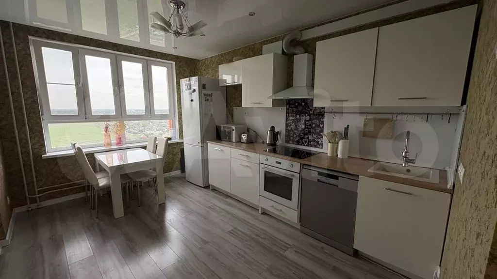 2-к. квартира, 60 м, 23/25 эт. - Фото 0