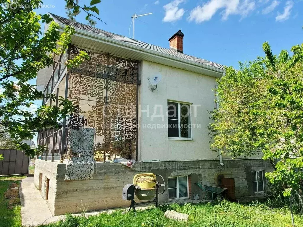 Дом в Ессентуки, улица Губина (210 м) - Фото 0