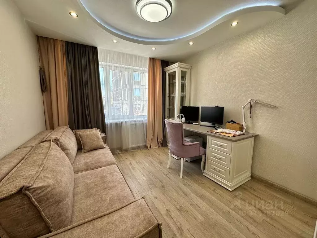 3-к кв. Кировская область, Киров просп. Строителей, 17к1 (70.0 м) - Фото 0