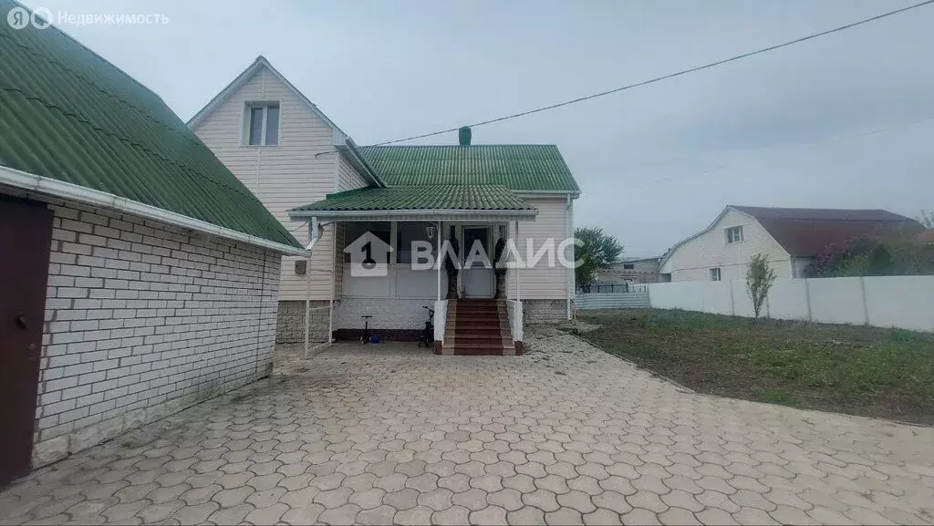 Дом в село Стрелецкое, улица Чапаева, 26 (204.5 м) - Фото 1