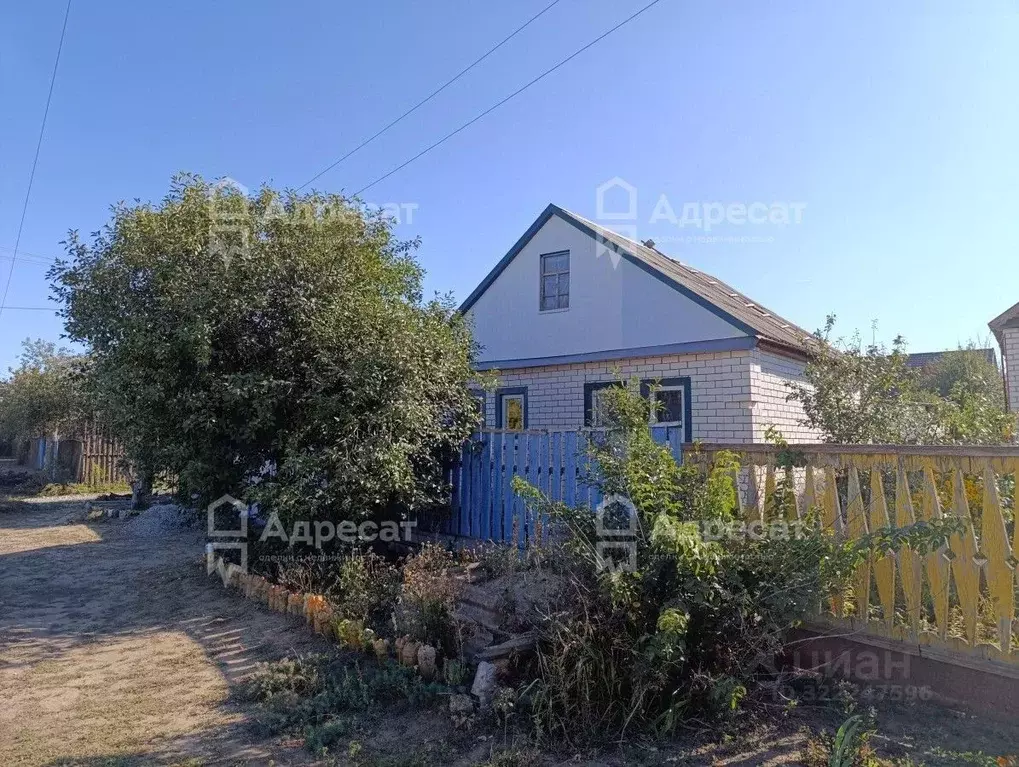 Дом в Волгоградская область, Иловлинский район, с. Лог ул. Садовая (38 ... - Фото 1