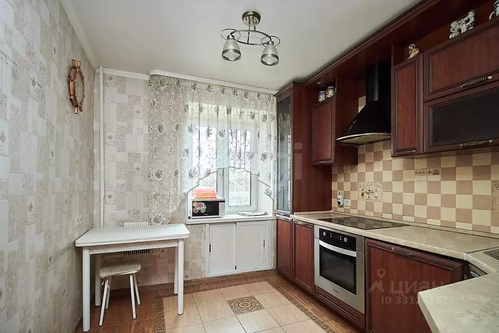 3-к кв. Тюменская область, Тюмень ул. Федюнинского, 7а (62.2 м) - Фото 1