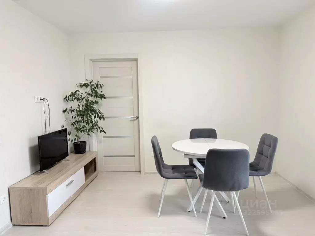 2-к кв. Кировская область, Киров ул. Ивана Попова, 38 (50.3 м) - Фото 2