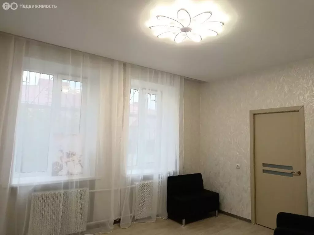 2-комнатная квартира: Березники, улица Челюскинцев, 10 (46.3 м) - Фото 1