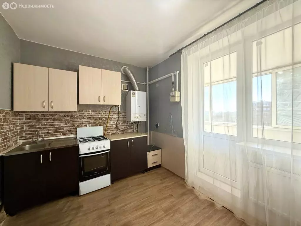 2-комнатная квартира: Уютное, улица Кирова, 11А (77.6 м) - Фото 1