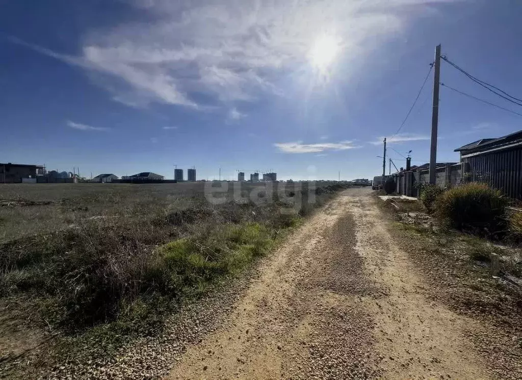 Участок в Крым, Сакский район, с. Уютное  (5.6 сот.) - Фото 1