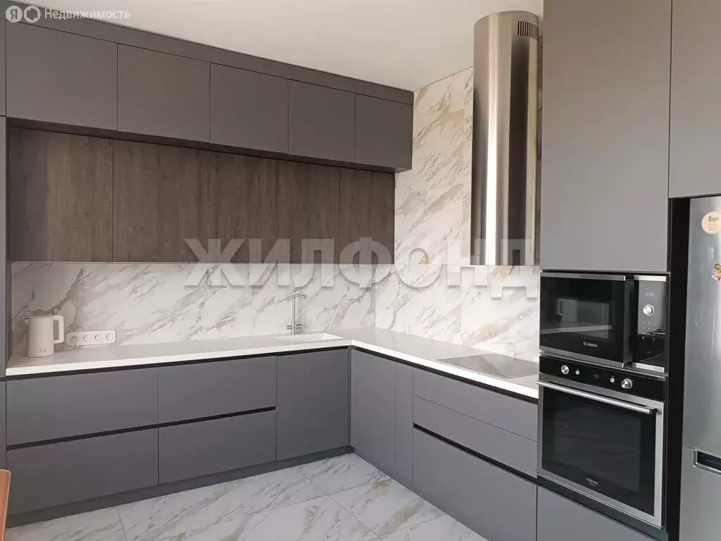 2-комнатная квартира: Абакан, улица Чехова, 95к2 (95 м) - Фото 0