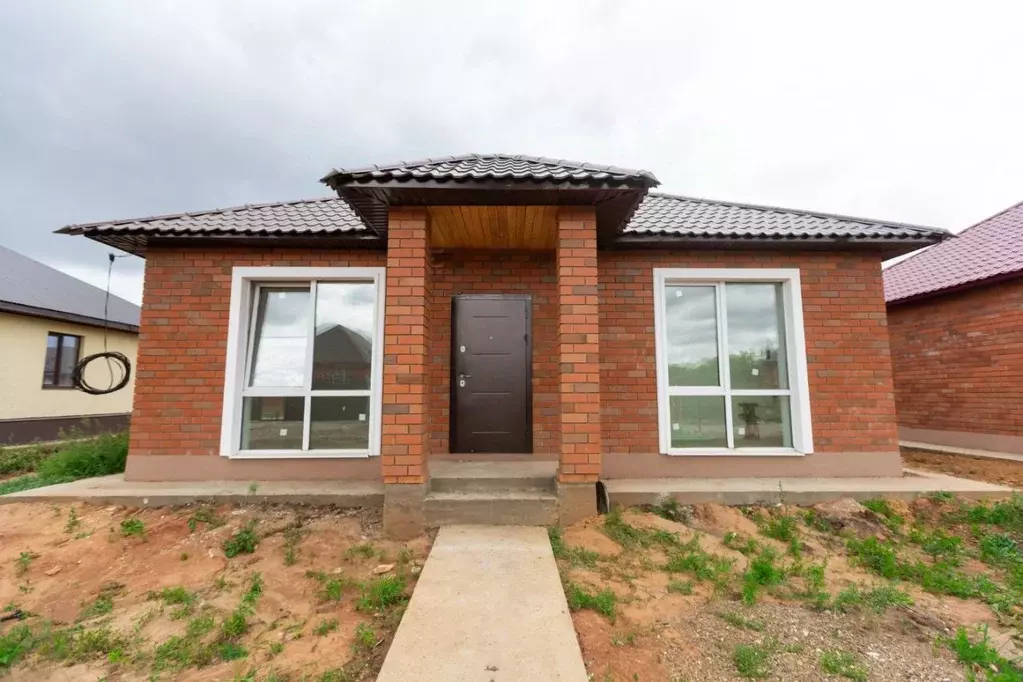 Дом в Оренбургская область, Оренбургский район, Нежинский сельсовет, ... - Фото 1