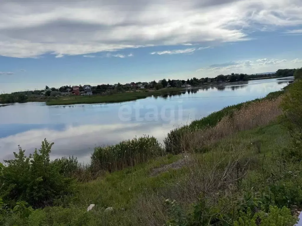 Участок в Саратовская область, Энгельсский район, Красноярское ... - Фото 0