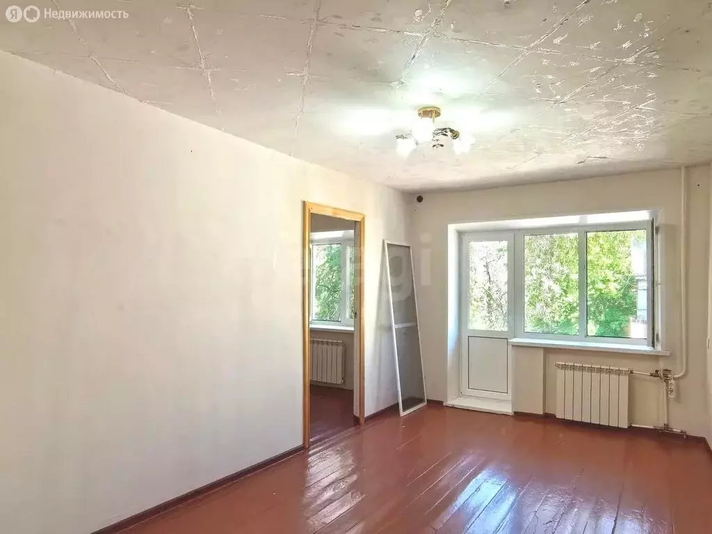 3-комнатная квартира: Саратов, Ламповая улица, 6 (42.5 м) - Фото 0