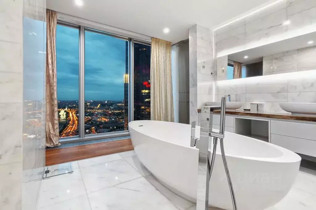 2-к кв. Москва 1-й Красногвардейский проезд, 21с2 (210.0 м) - Фото 2