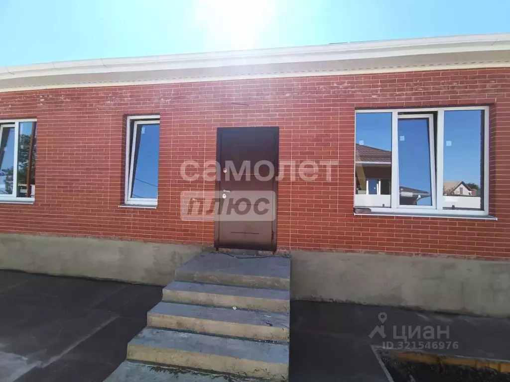 Дом в Краснодарский край, Динской район, с. Красносельское ул. ... - Фото 1