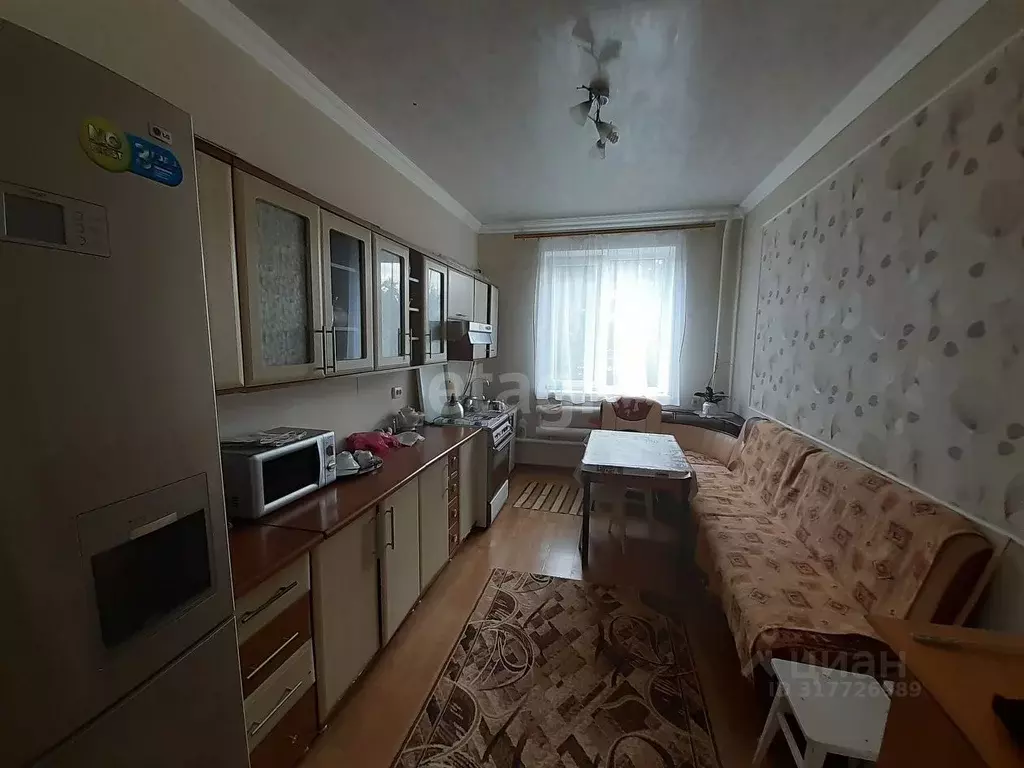 Дом в Крым, Красногвардейский район, Октябрьское пгт ул. Курчатова ... - Фото 0