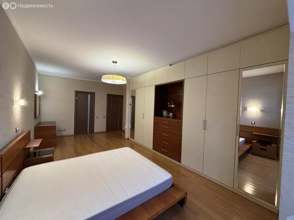 4-комнатная квартира: Екатеринбург, улица Урицкого, 7 (183 м) - Фото 1