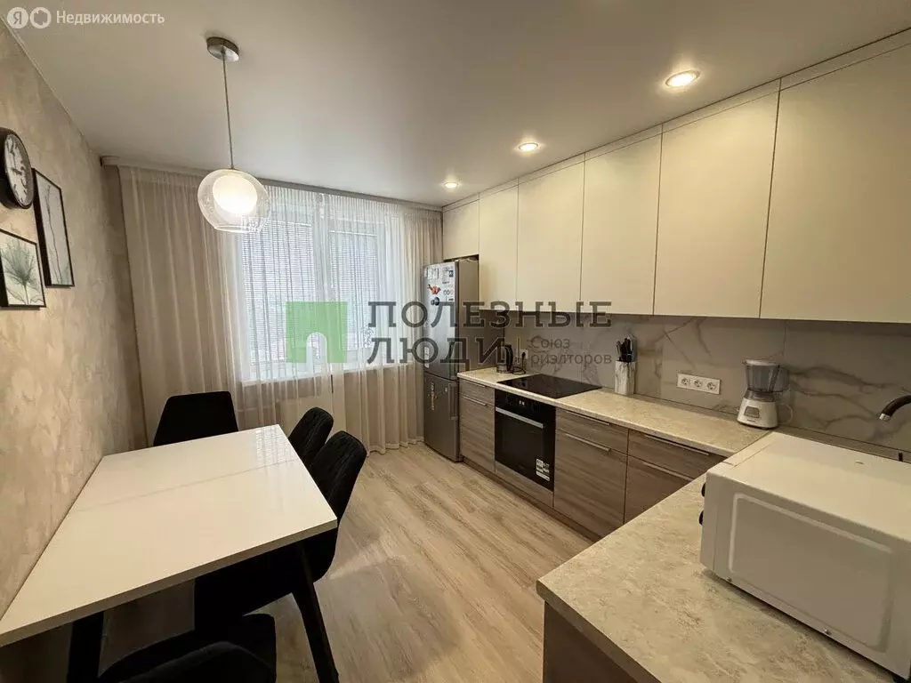 2-комнатная квартира: Ижевск, улица Архитектора П.П. Берша, 34 (62 м) - Фото 0