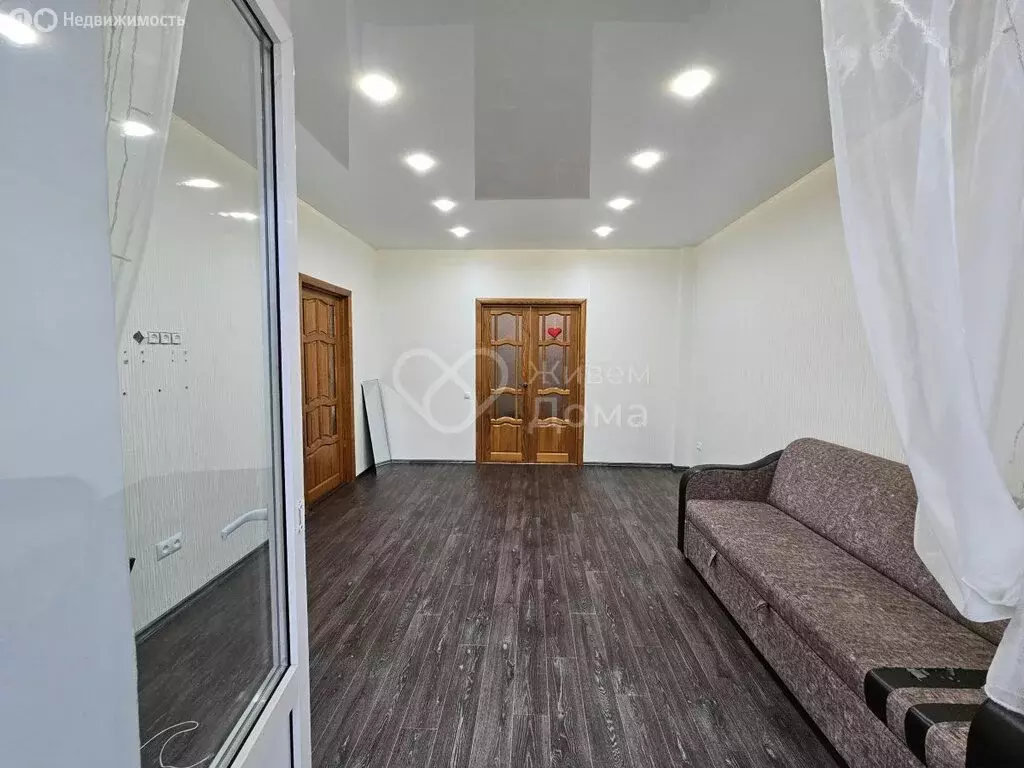 2-комнатная квартира: Волгоград, проспект Канатчиков, 5 (57 м) - Фото 1