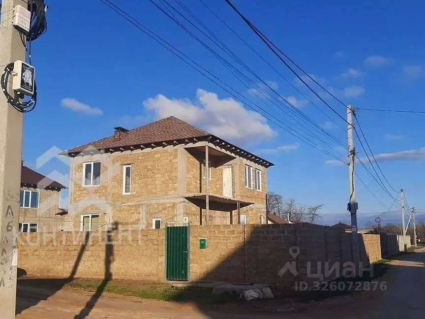 Дом в Крым, Сакский район, с. Орехово ул. 9 Мая, 15 (190 м) - Фото 1