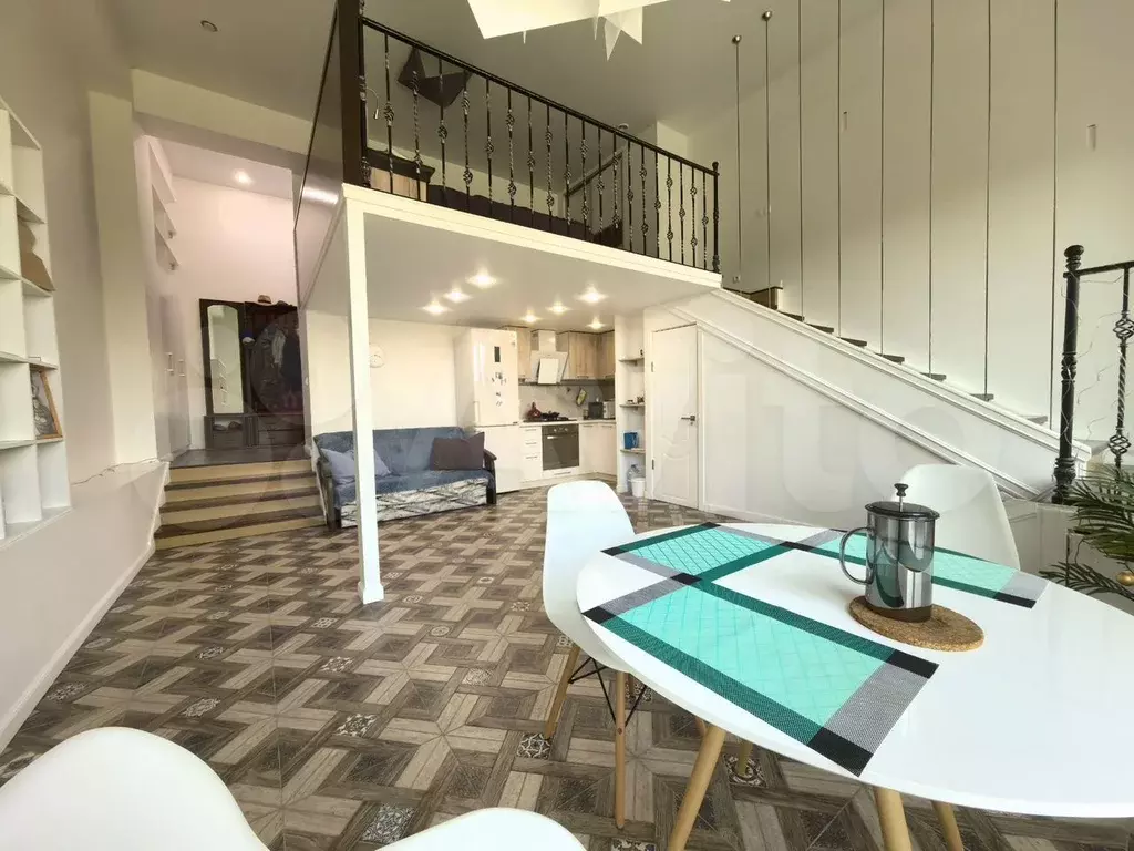 2-к. квартира, 60 м, 1/5 эт. - Фото 0