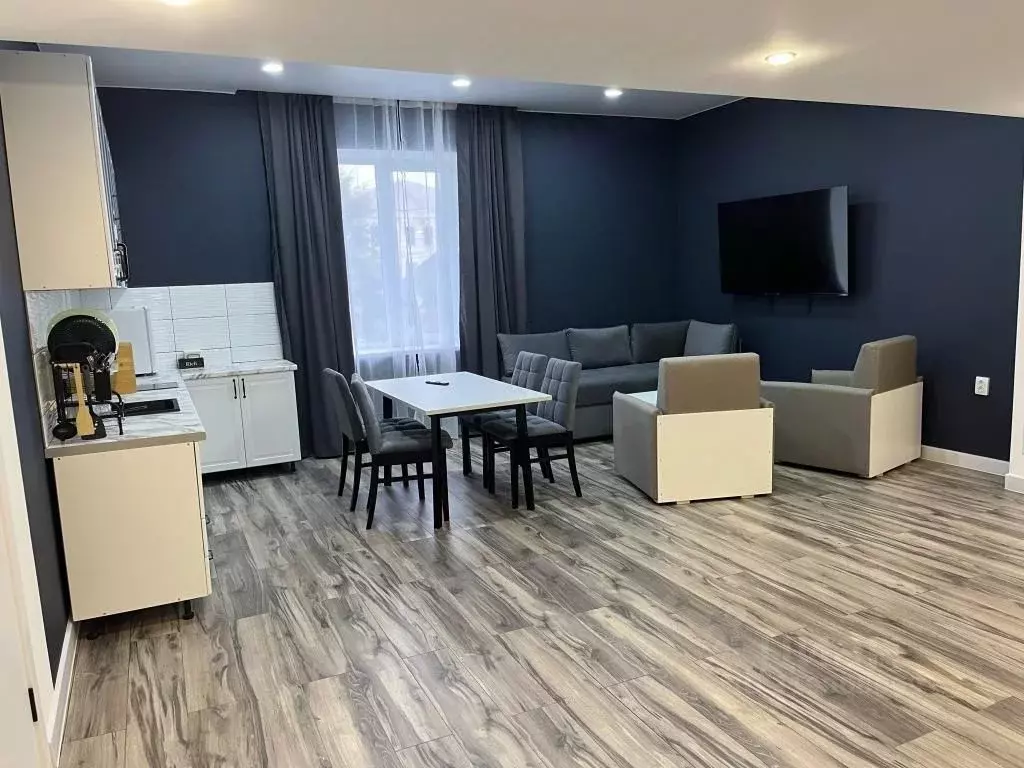 1-к кв. Новгородская область, Валдай пл. Свободы, 9 (56.0 м) - Фото 1