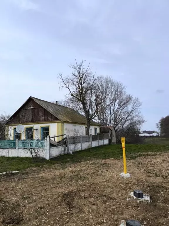 Дом в Крым, Симферопольский район, Николаевское с/пос, с. Тепловка ул. ... - Фото 1