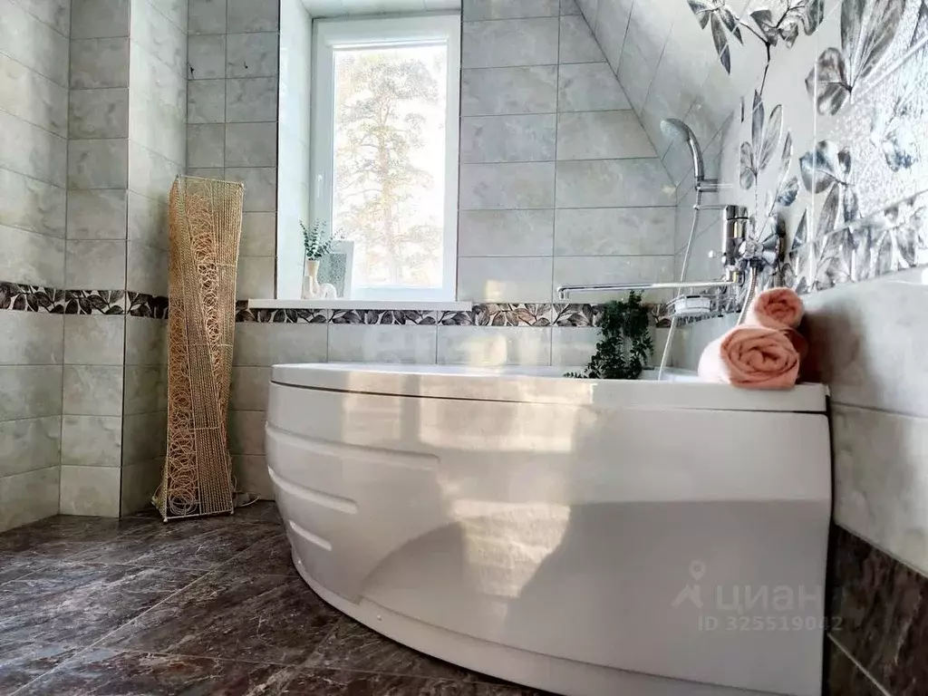 Дом в Челябинская область, Миасс Метизная ул., 14 (350 м) - Фото 1