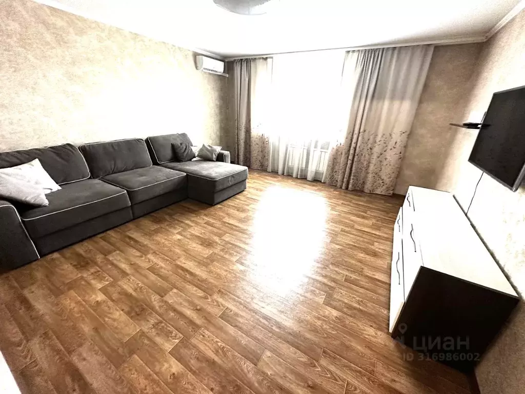 3-к кв. Красноярский край, Красноярск ул. Авиаторов, 29 (130.0 м) - Фото 1