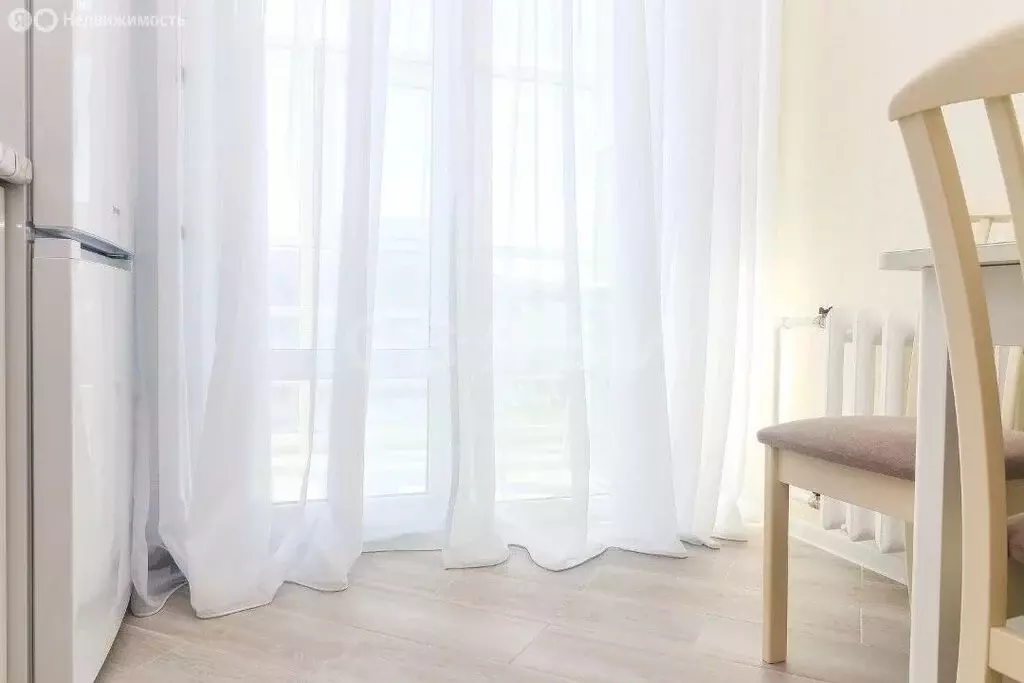 Квартира-студия: Тюмень, улица Московский Тракт, 87 (42 м) - Фото 1