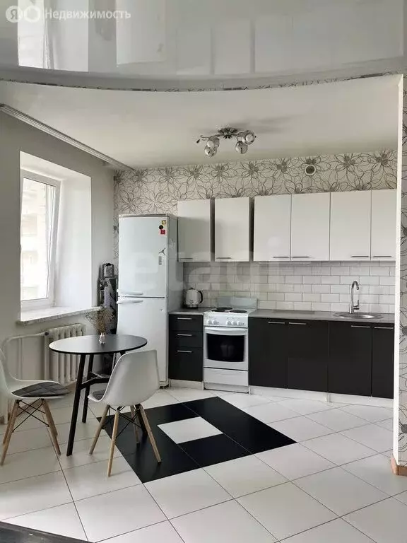 Квартира-студия: Тюмень, улица Карла Маркса, 8 (38.7 м) - Фото 1
