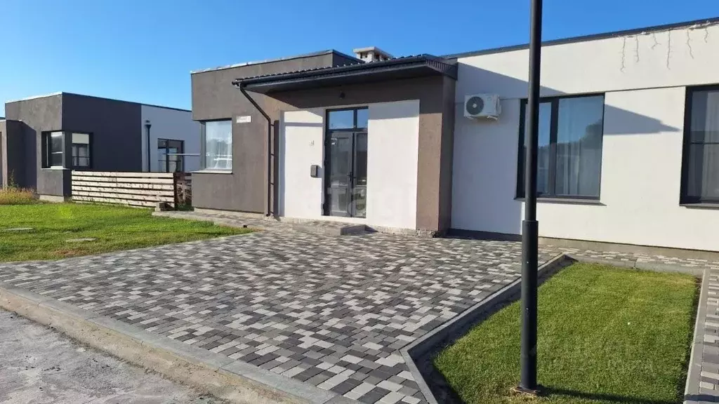 Дом в Самарская область, Ставропольский район, с. Ягодное Советская ... - Фото 1