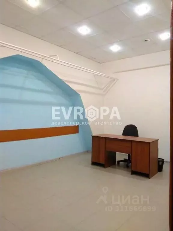Офис в Ульяновская область, Ульяновск ул. Радищева, 140к2 (18 м) - Фото 1