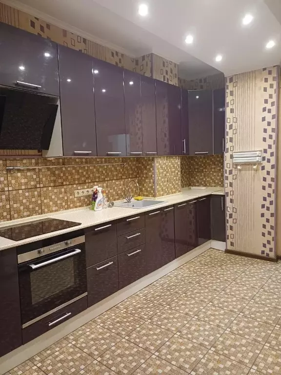 2-к кв. Московская область, Балашиха 1 Мая мкр, 27 (70.0 м) - Фото 0