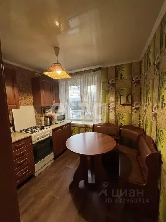 2-к кв. Псковская область, Остров ул. Ленина, 3 (40.1 м) - Фото 2
