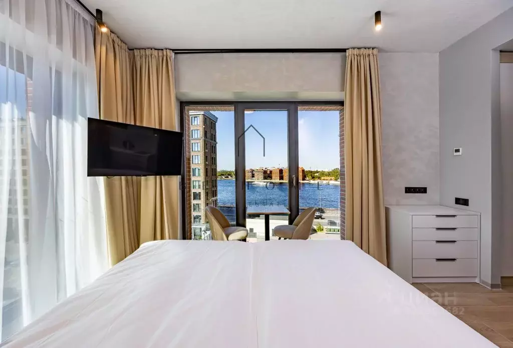 Студия Санкт-Петербург наб. Макарова, 58 (21.3 м) - Фото 1