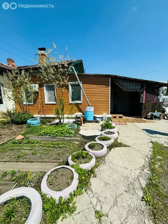 Дом в Уссурийск, улица Дзержинского, 84 (23.4 м) - Фото 0
