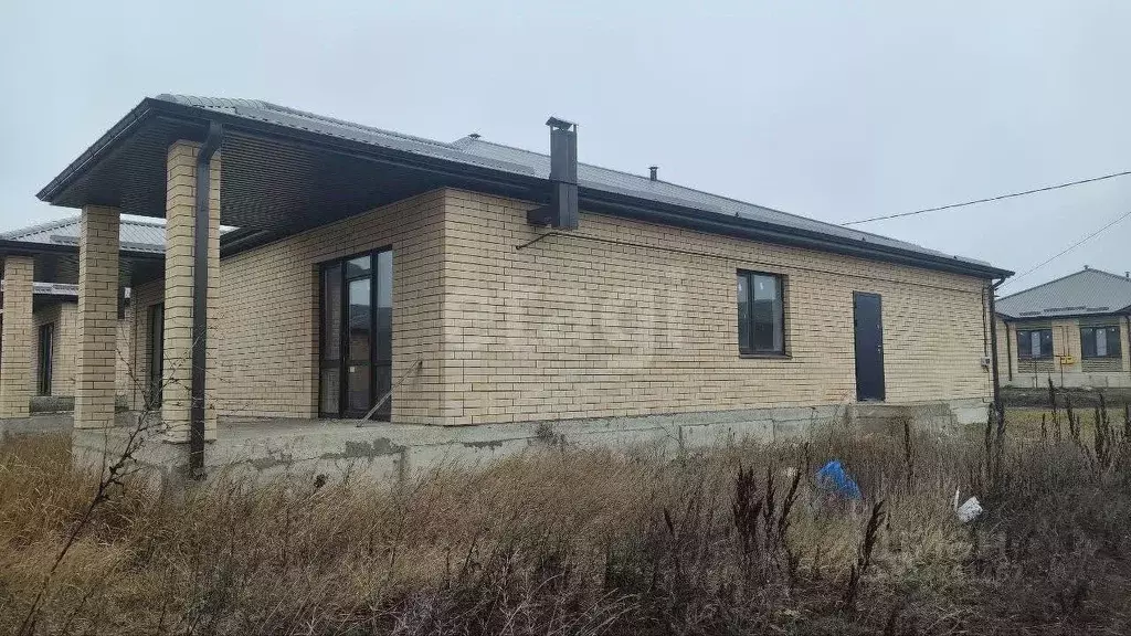 Дом в Ставропольский край, Михайловск Шпаковский район, ул. Дмитрия ... - Фото 1