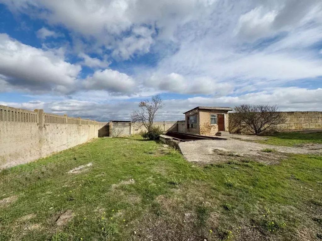 Производственное помещение в Крым, Сакский район, с. Митяево ул. ... - Фото 2