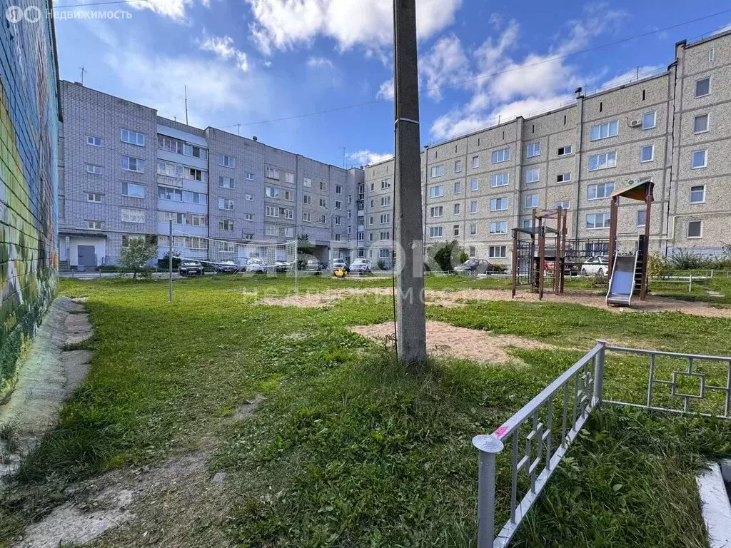 2-комнатная квартира: Березники, улица Уральских Танкистов, 6 (48.9 м) - Фото 1