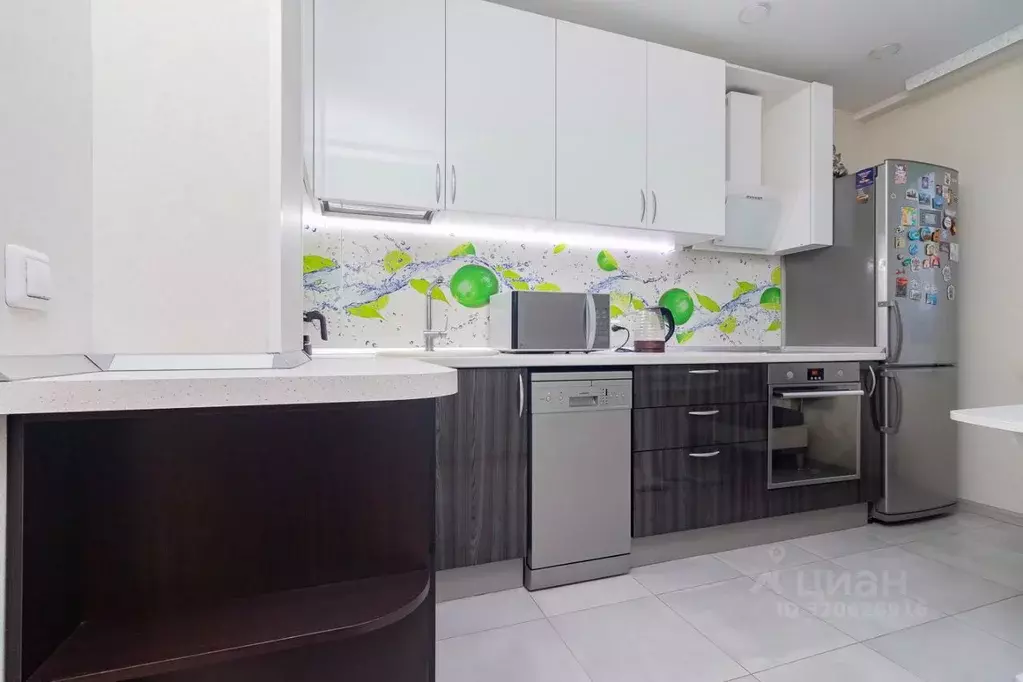 2-к кв. Омская область, Омск ул. 21-я Амурская, 25 (62.1 м) - Фото 1